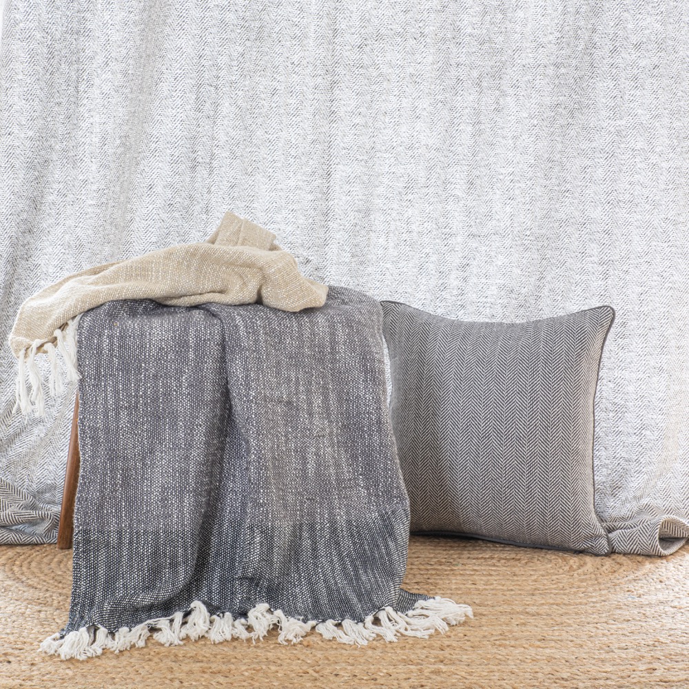 COTTON THROW WITH EMBOSSED WEAVING 125Χ150
