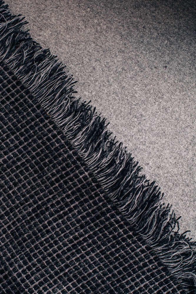 THROW CHESS BLACK