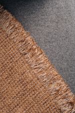 DECORATIVE THROW CHESS HONEY