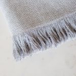 DECORATIVE THROW EARTH LIGHT GREY