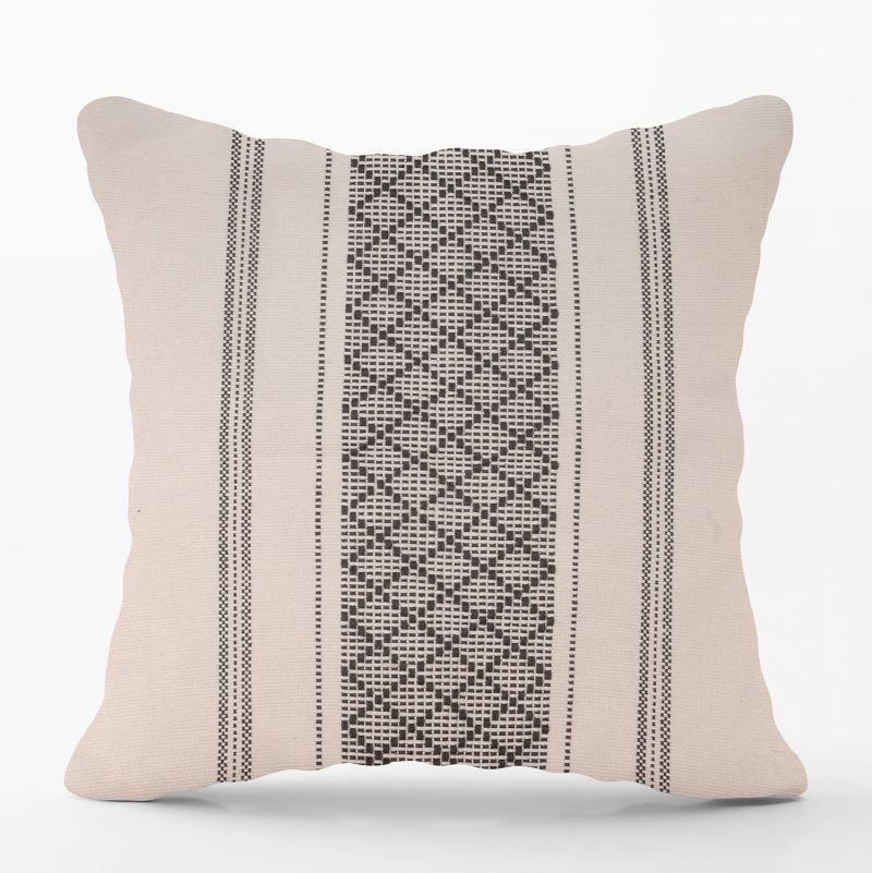 Φωτογραφία από  COTTON CUSHION 45Χ45 ECRU WITH GREY RHOMBUS