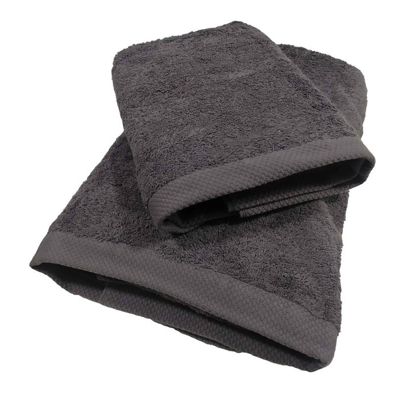 Φωτογραφία από Grey Towel 600GSM – 100% Cotton, Durable & Luxurious
