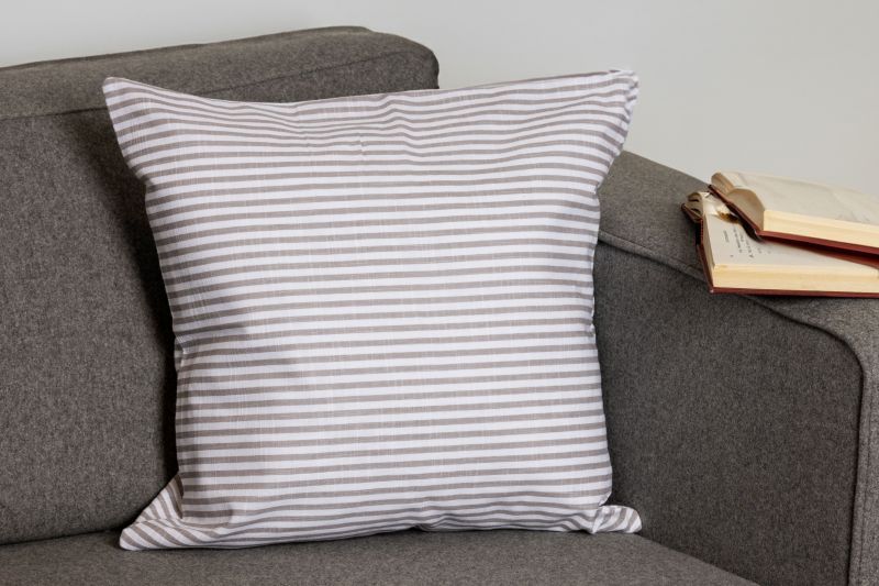 Φωτογραφία από  COTTON CUSHION 60x60 BEIGE WITH GREY STRIPES