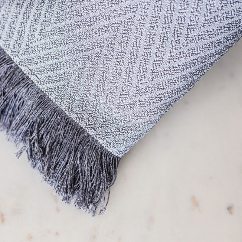 Φωτογραφία από DECORATIVE THROW AVALON DARK GREY 