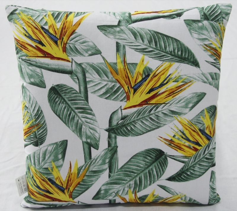 Φωτογραφία από COTTON FLOOR CUSHION STRELIZIA FLORAL 60X60