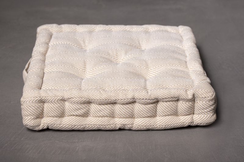 Φωτογραφία από FLOOR CUSHION CHEVRON BEIGE 40Χ40X7