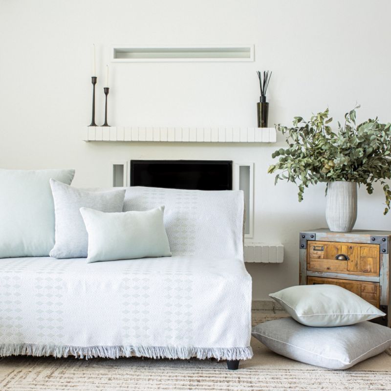 Φωτογραφία από THROW MONSOON MINT 