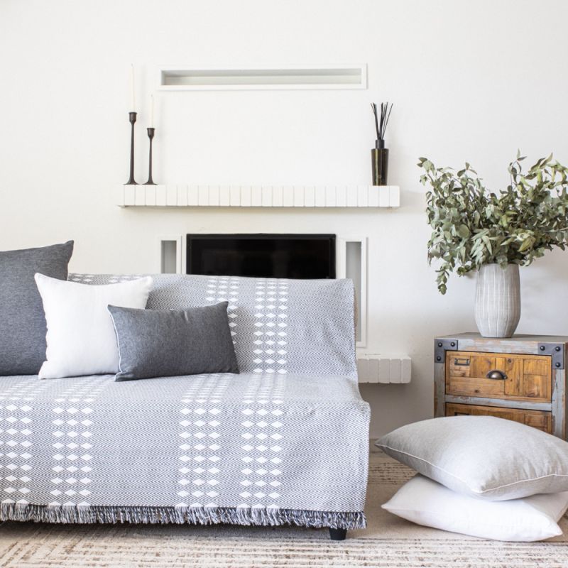 Φωτογραφία από THROW MONSOON WHITE 