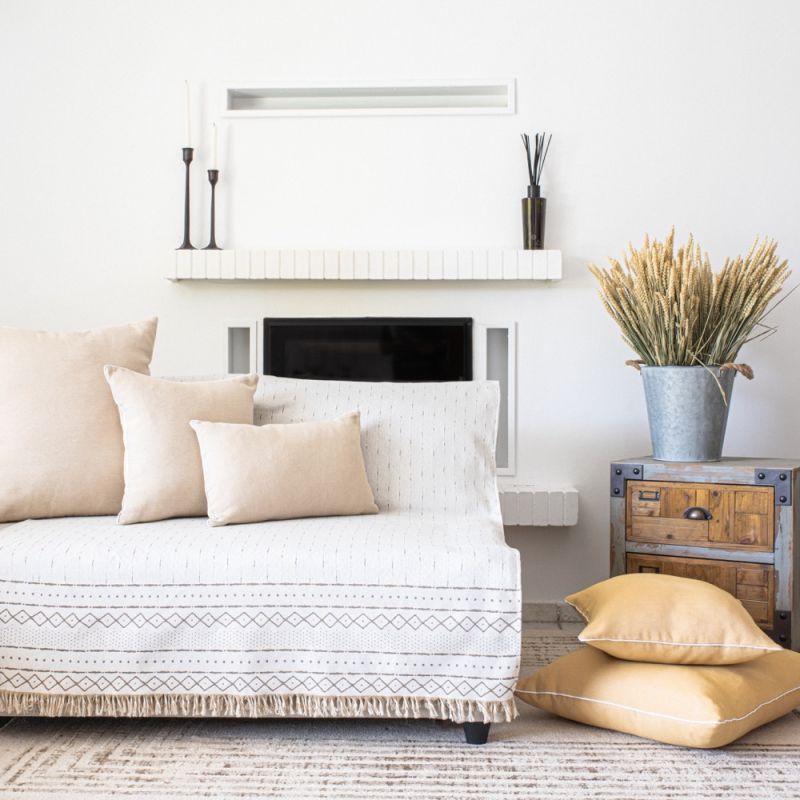 Φωτογραφία από THROW PIEDRA BEIGE
